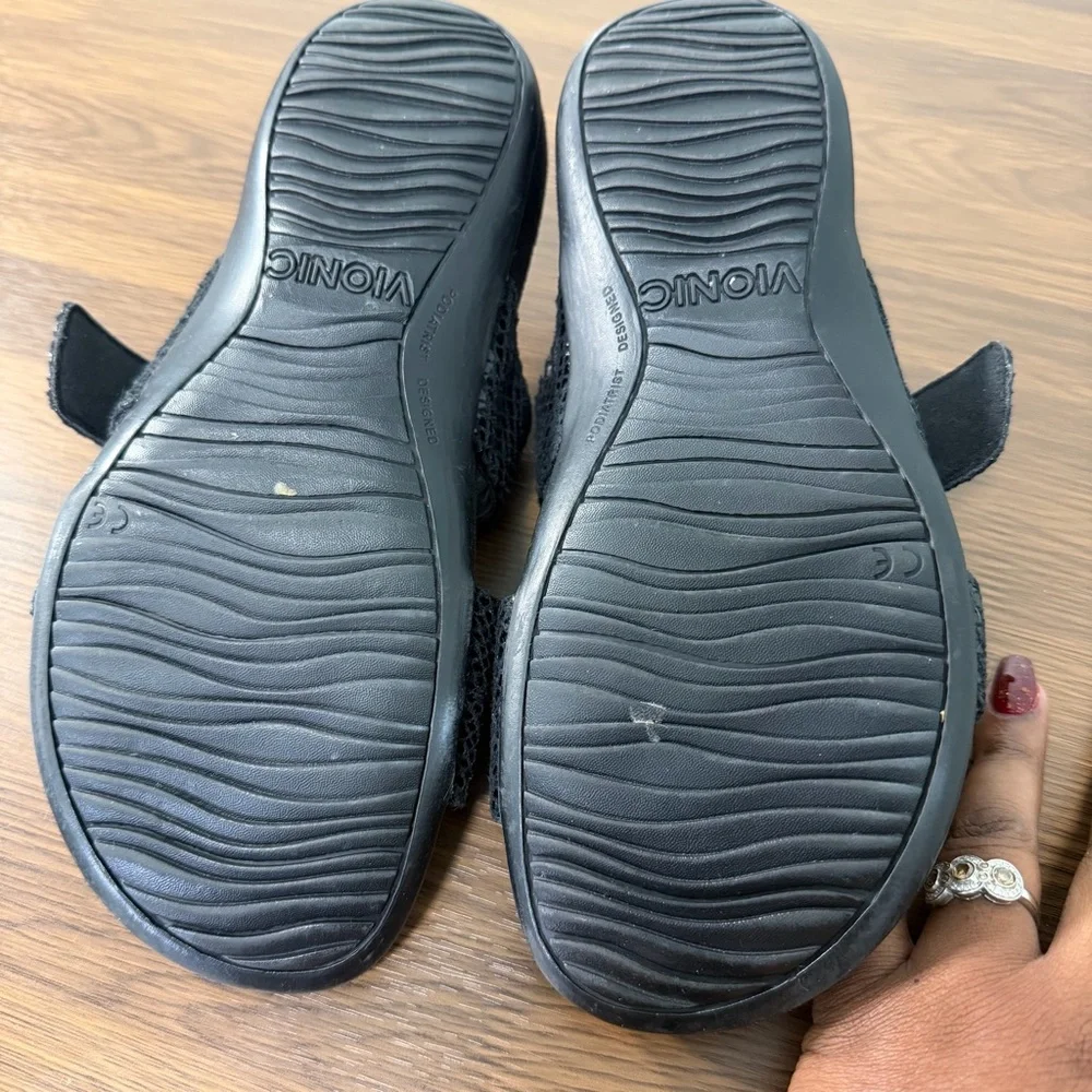 Vionic Black Textured Slide‎ Sandals Size 6